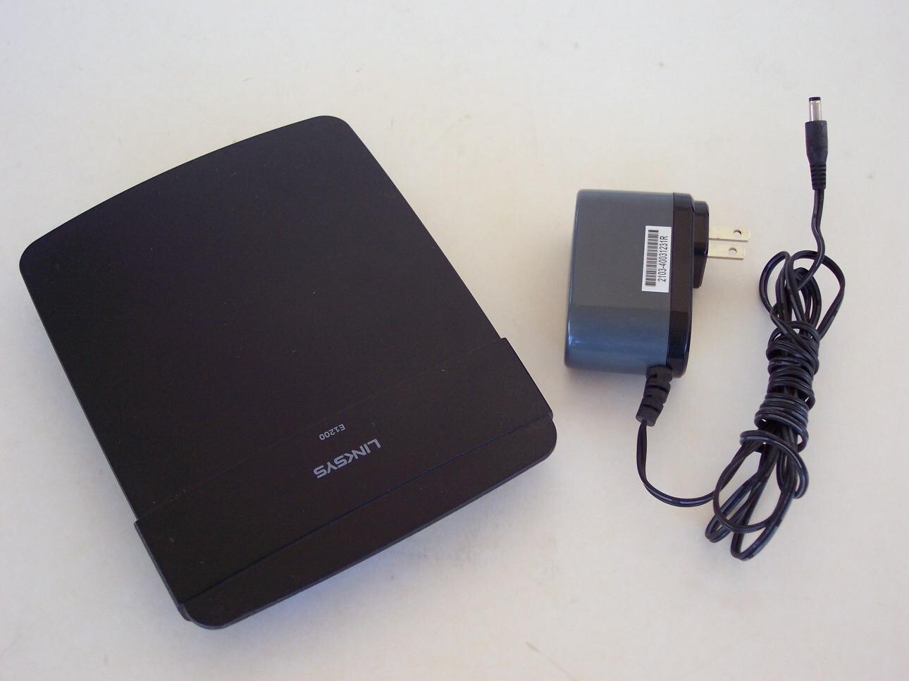 Linksys/Cisco E1200 N300 4-Port 10/100 N300 WiFi Router