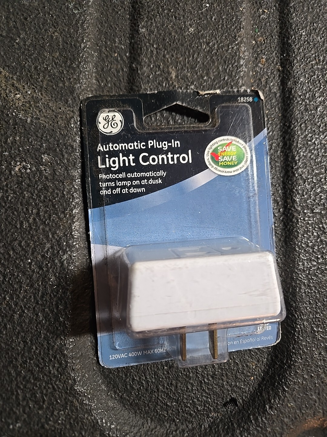 GE Automatic Plug-In Light Control Dusk To Dawn 18258 Light Timer New Old Stock