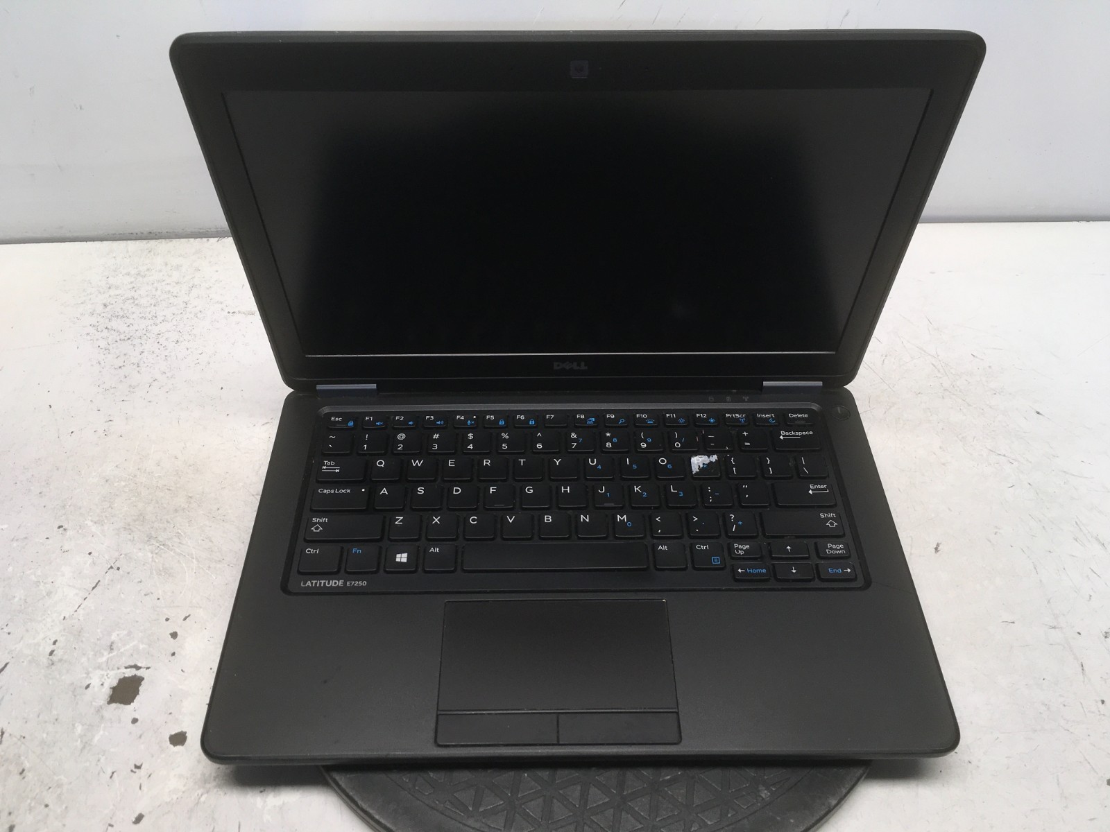 Dell Latitude E7250 Intel i5-5300U 2.3GHz 8 GB NO HDD No Batt