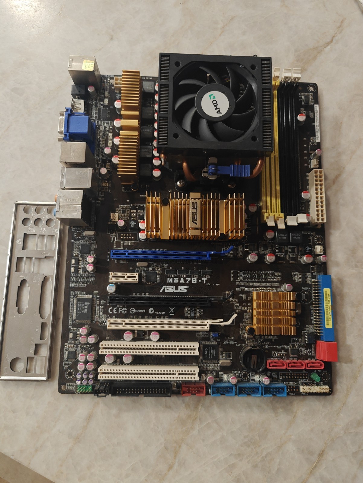 AMD Phenom X4 9950 HD995ZXAJ4BGH 2.6GHz 4-Core AM2+ + ASUS M3A78-T Mobo Tested 