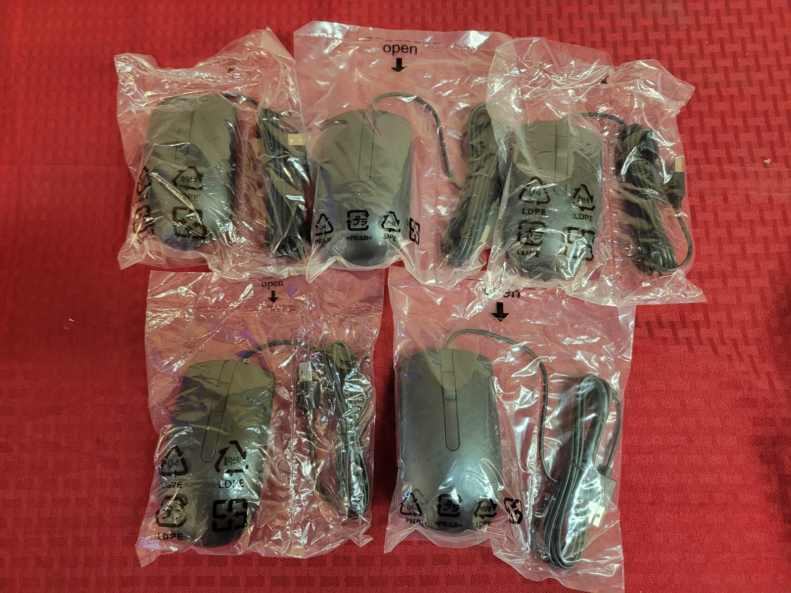 LOT 5  NEW Dell MS116 Mouse Wired USB Standard Optical Scrollwheel Black