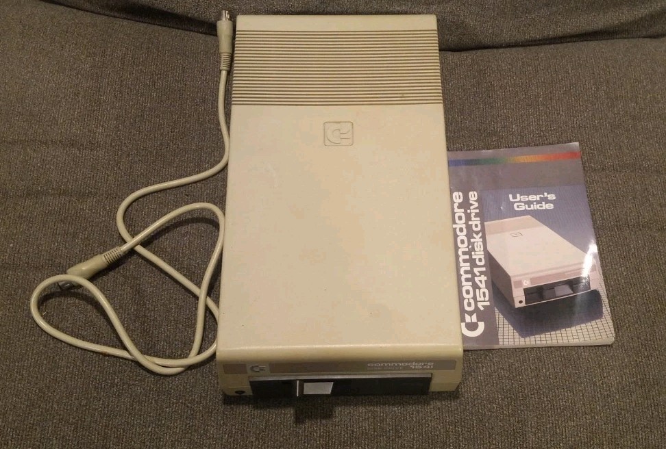 Commodore 1541 5.25in Single Floppy Disk Drive ~ POWER TESTED ONLY PARTS