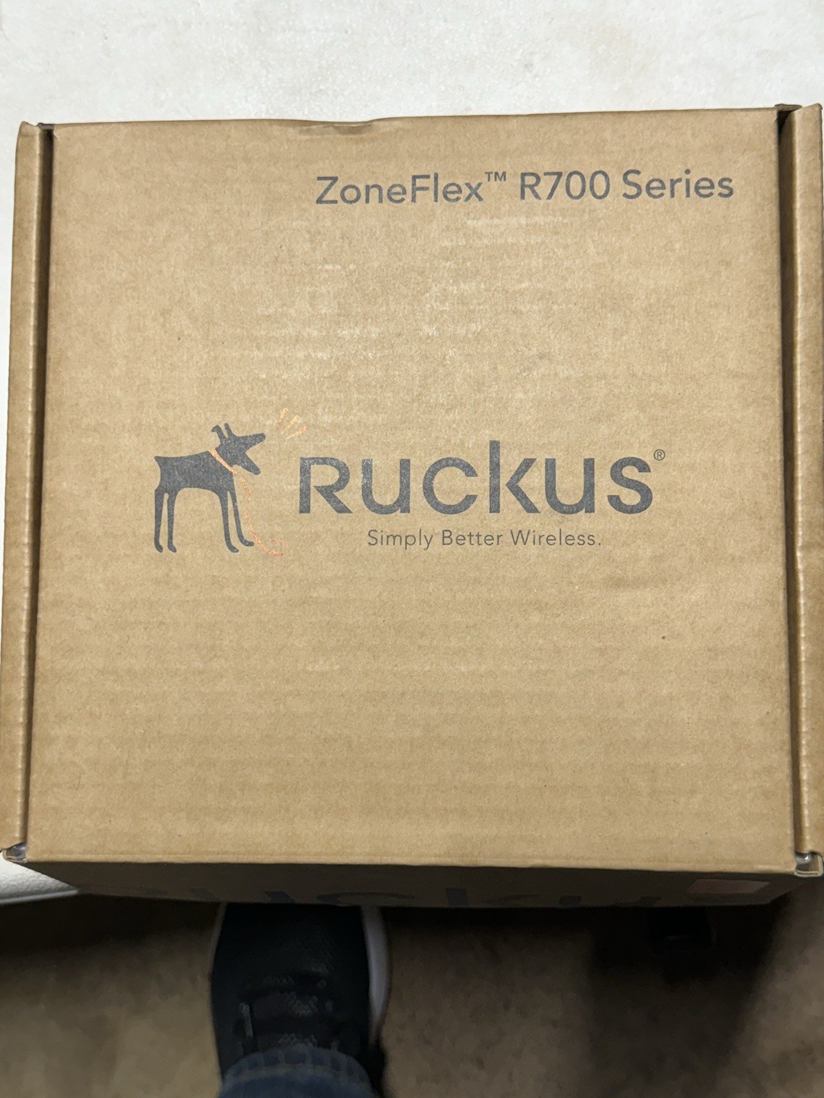 * RUCKUS ZONEFLEX R700 DUAL BAND WIRELESS ACCESS POINT  AMZ-R700-US20