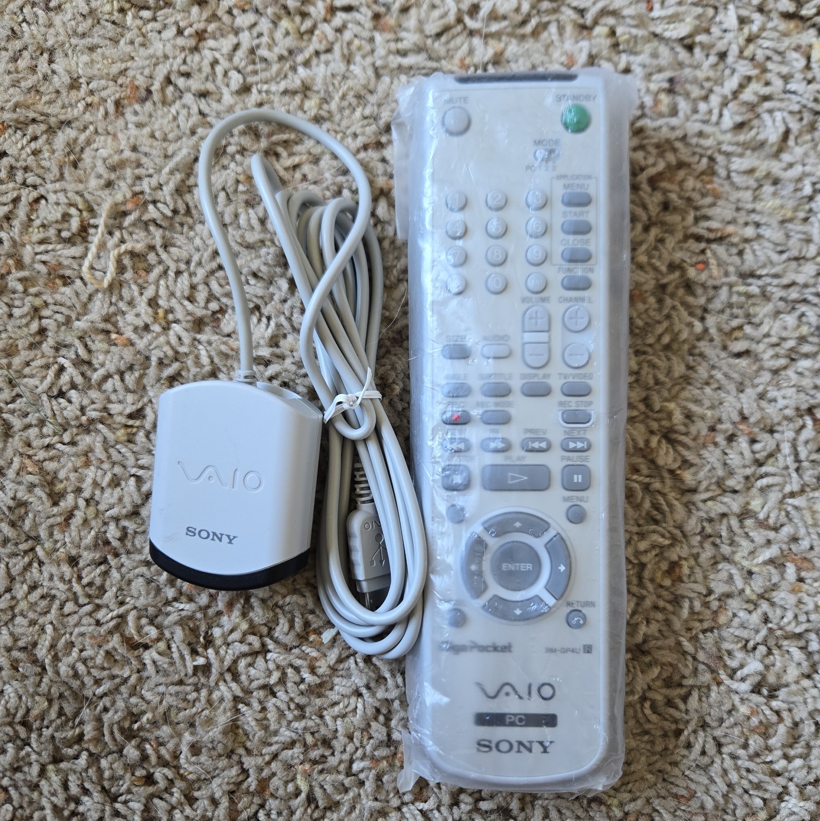 SONY VAIO PC REMOTE RM-GP4U & INFARED RECEIVER NEVER BEEN USED