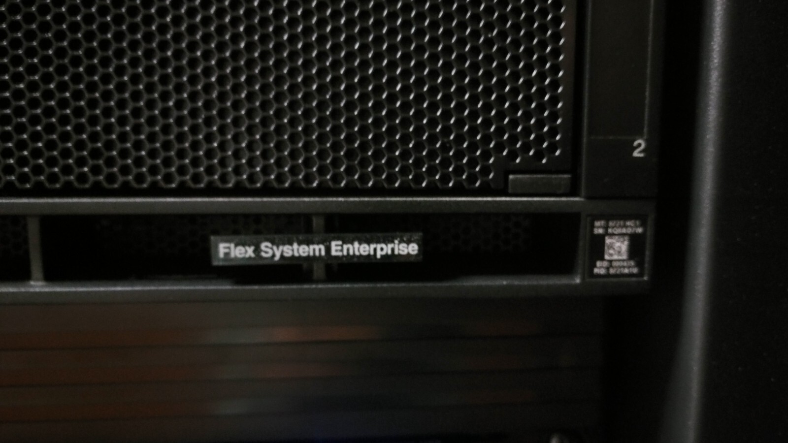 IBM Flex Enterprise System with 1 Blade Server, Power supplies, networking backp