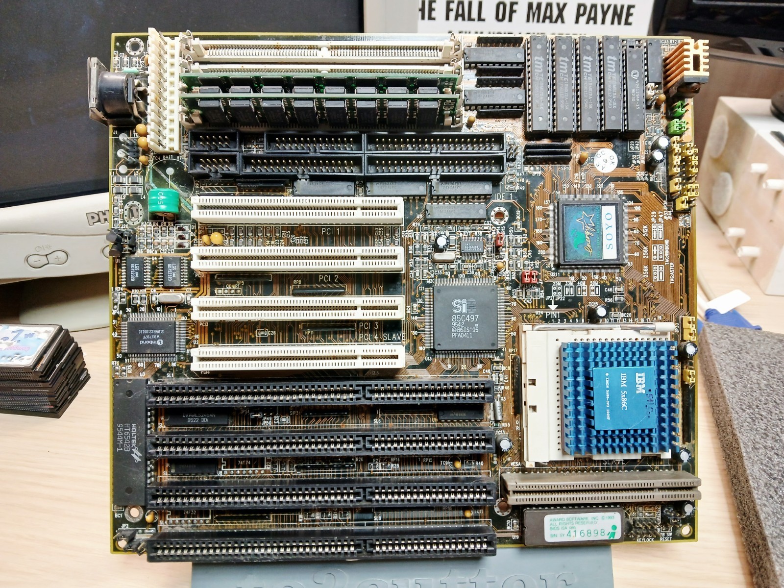 VINTAGE - 80486 motherboard SOYO  4SAW2 + CPU 5X86 100 + 12Mb RAM , VERY RARE 