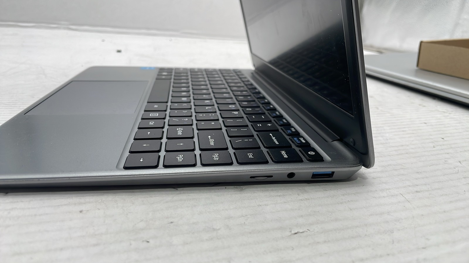 HeroBook Pro CWI514 CHUWI Intel Celeron 14.1" Notebook No HDD