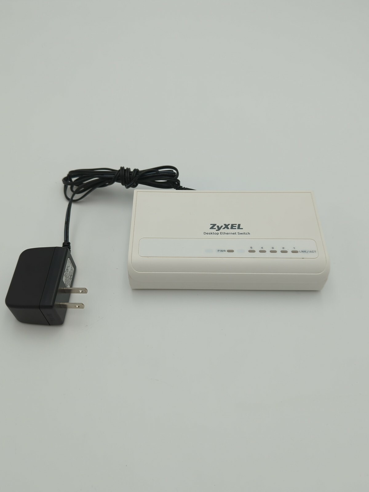 Zyxel ES-105S 5-Port Desktop Fast Ethernet Switch