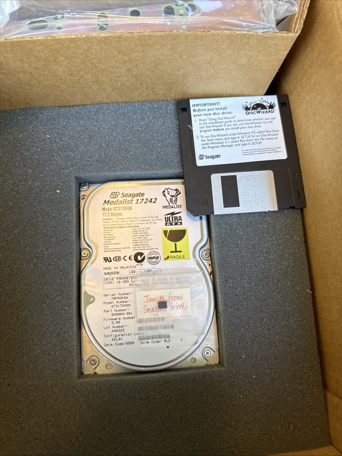 Seagate Medalist 17242 ST317242A 17.2GB IDE PATA Hard Drive Vintage PC Untested