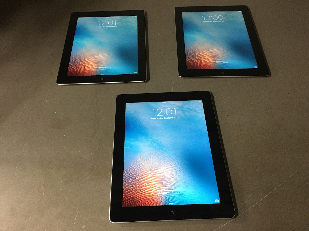 3x Lot of Apple iPad 2nd Gen A1395 16GB Vintage Obsolete iOS 9.3.5 UNLOCKED #25