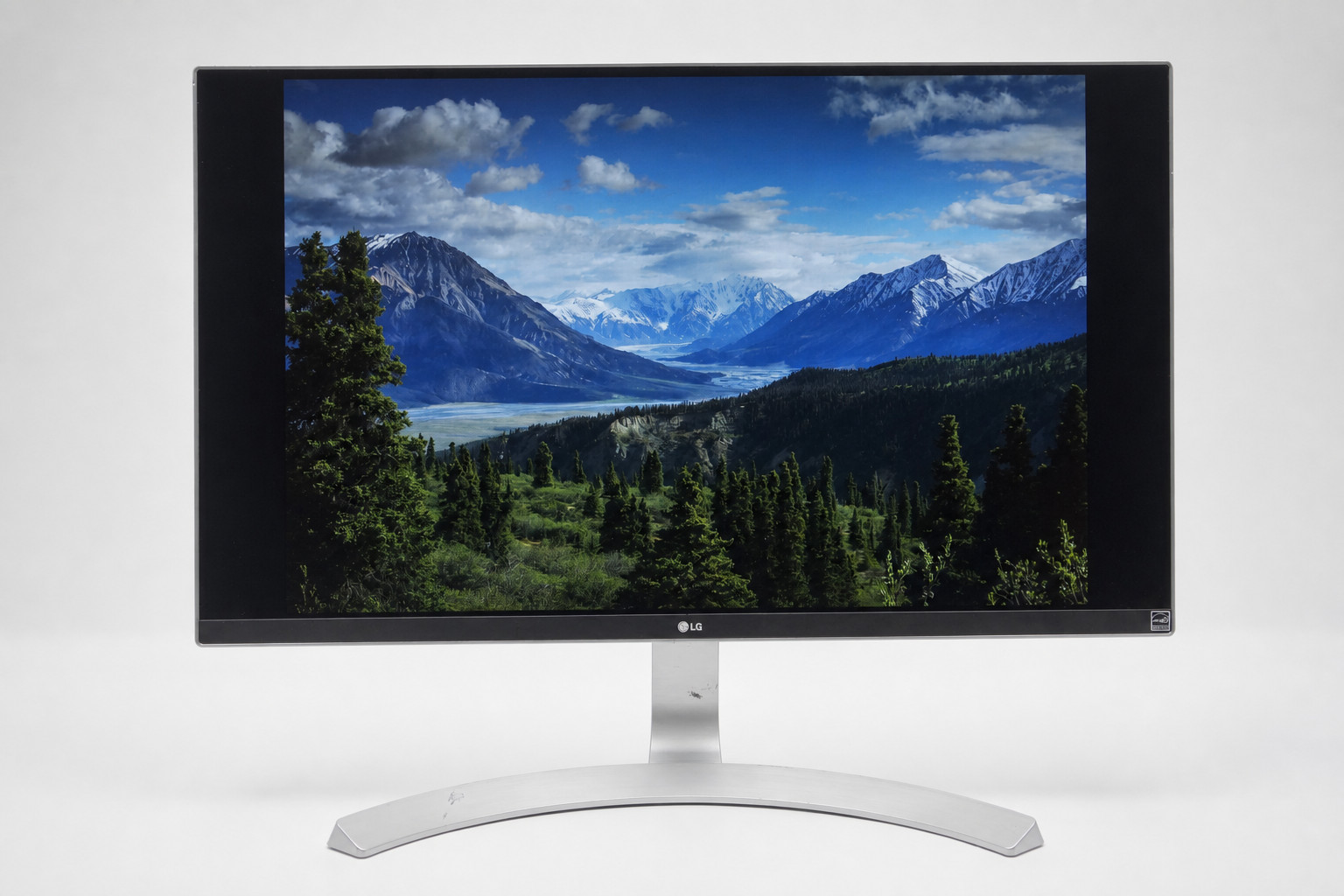 LG 27MU88-W 27in 4K UHD IPS Monitor USB-C HDMI DisplayPort USB Hub White Stand