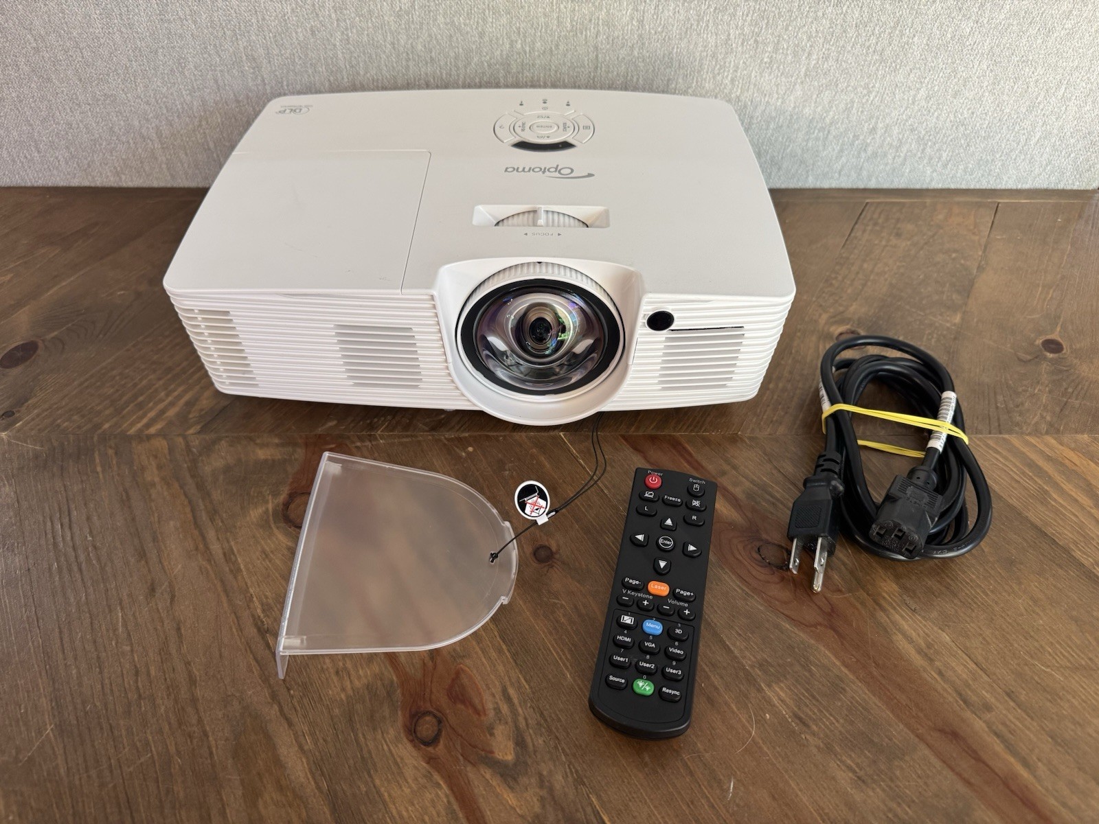 Texas Instruments Optoma DAEXSGTST Home Cinema DLP Projector - Lamp Hours: 4,250