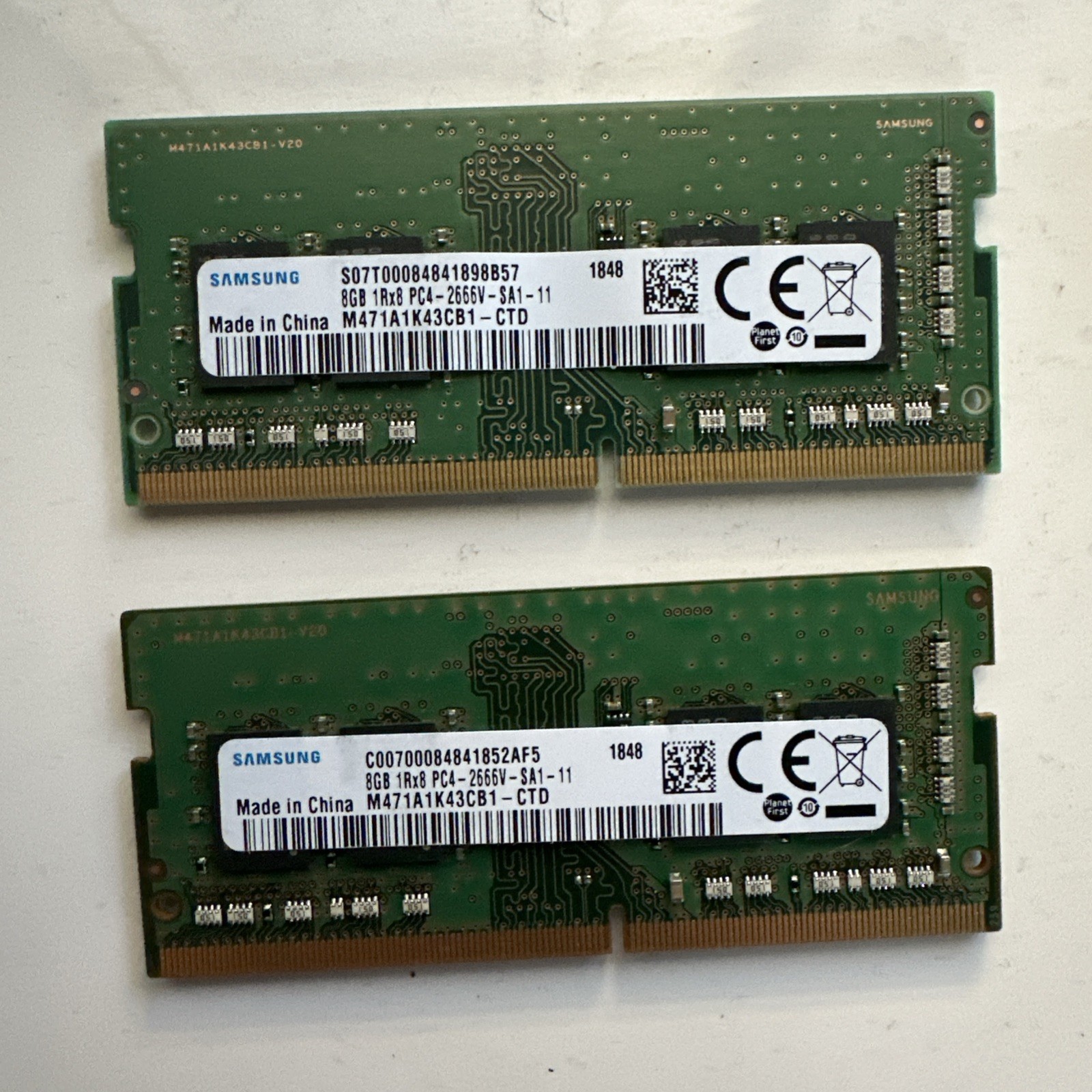 Samsung 16GB (2x8GB) DDR4 SO-DIMM PC4-2666V 260-Pin ECC M471A1K43CB1-CTD