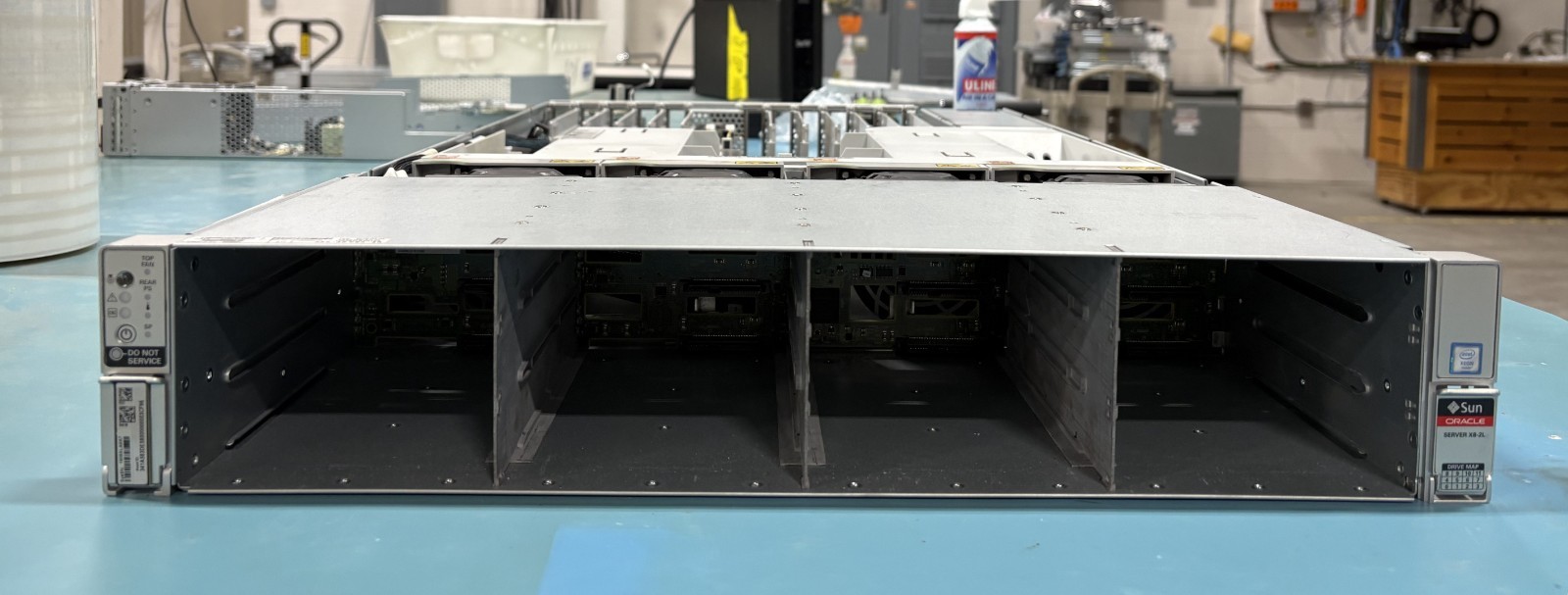Oracle X8-2L Server Base with 12x LFF HDD Backplane, 2x 1200W AC PS ,Systemboard