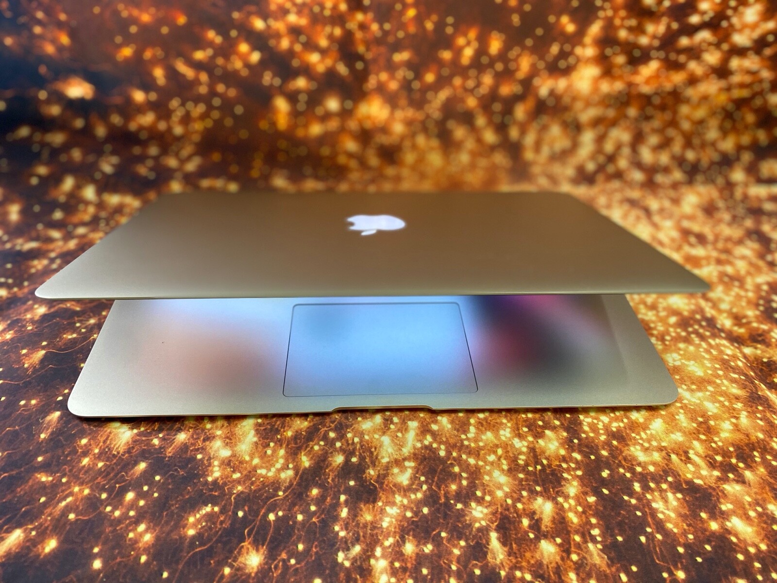 2015 Apple MacBook Air 13" / Dual Core i5/ 4GB / 128GB SSD. OS Monterey. Grade C
