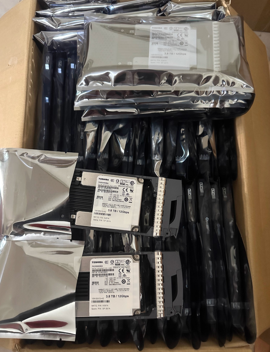  X358A SP-X358A NETAPP 3.84TB SAS SSD Drive 12G 2.5'' NSE 108-00575 DS224C