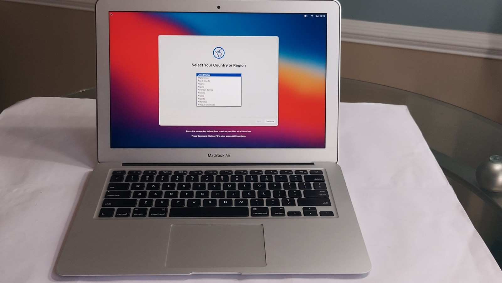 Apple MacBook Air 13-inch 1.3 GHz Core i5, 4GB Ram, 256GB SSD,  (2013) (A1466)