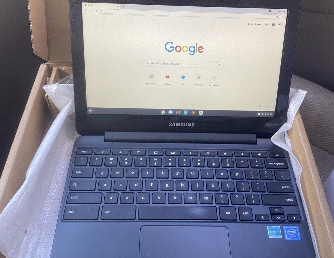 Samsung XE500C13-S03US Laptop 11.6 in 2GB RAM 16GB SSD - Black