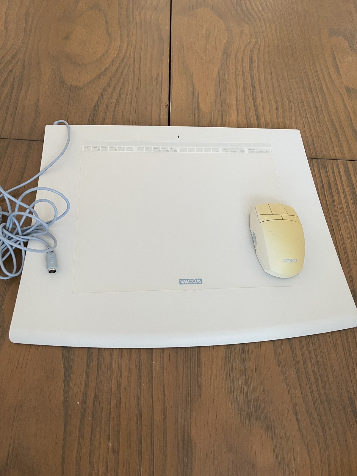 VINTAGE WACOM TABLETTE DRAWING TABLETTE • INTUOS GD 0912-A •W/remote USED