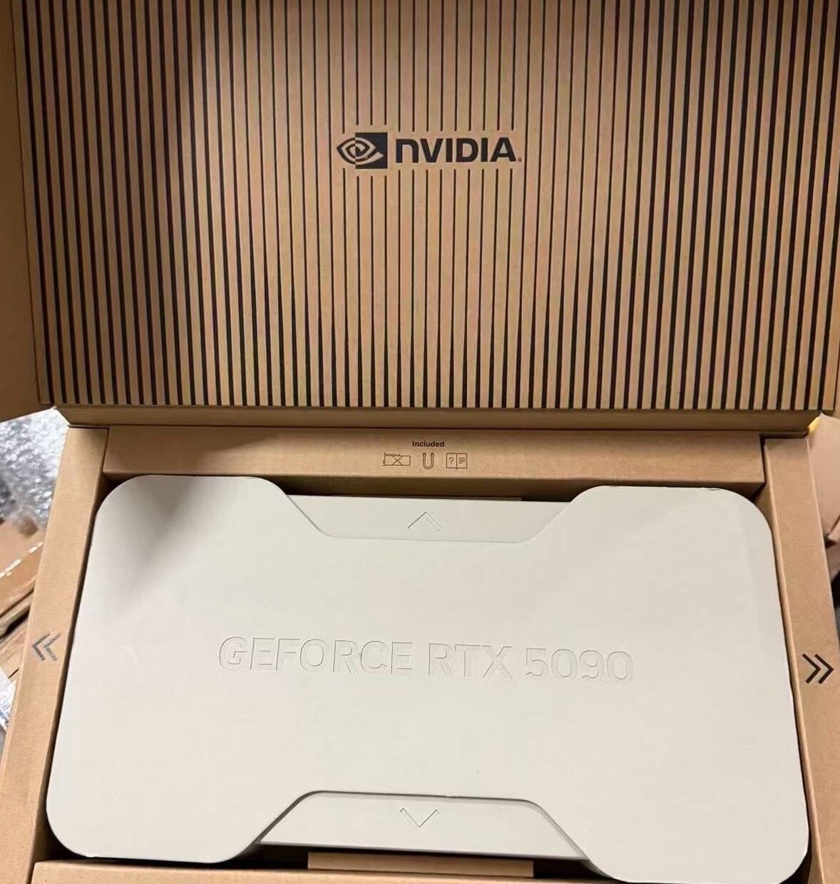 (FOR PARTS) Nvidia RTX 5090 Founders Edition No Core & VRAM With Box (US Stock)