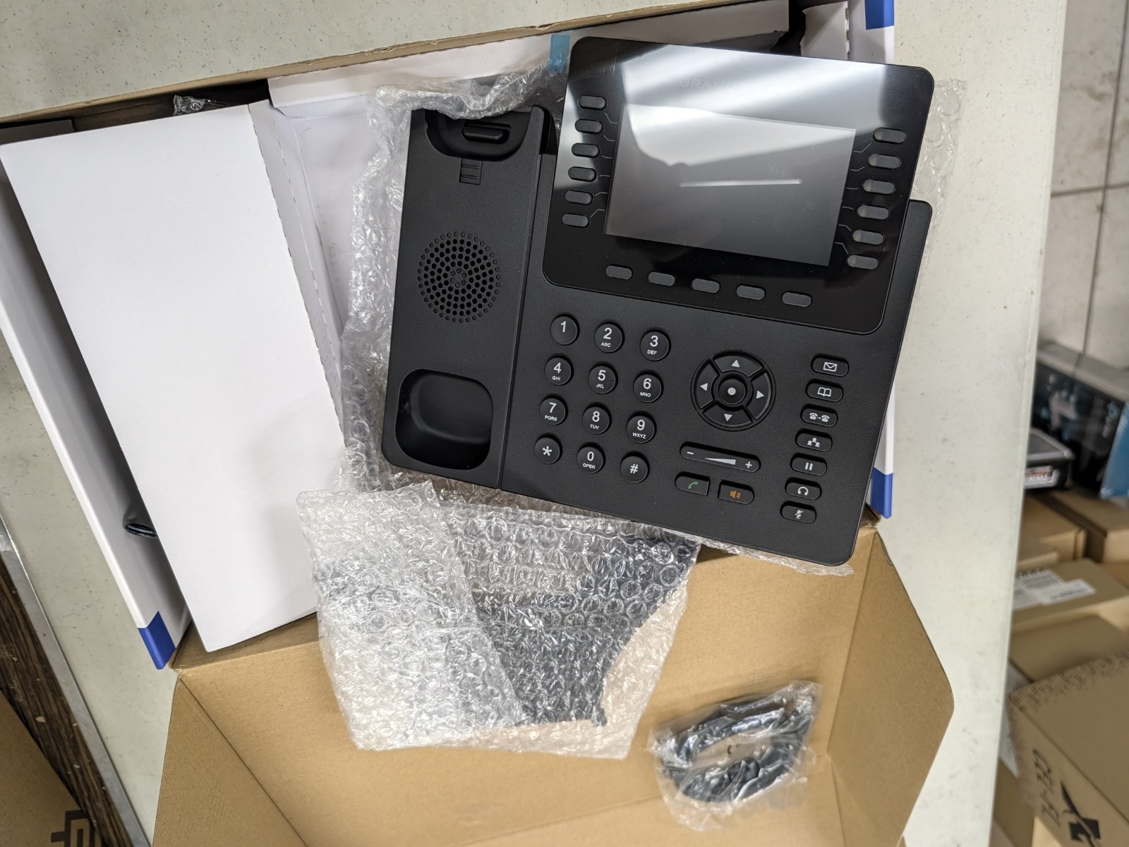 Grandstream GXP2170 Advanced Enterprise HD IP Phone 12-Line Color LCD PoE New