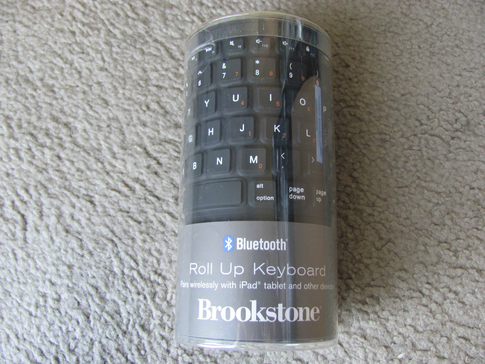 Brand New Brookstone Bluetooth Wireless Roll-Up Keyboard 682369 Black