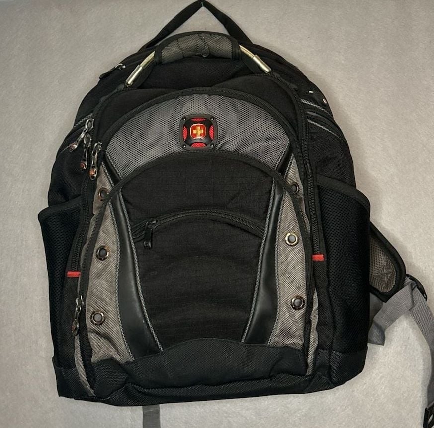 Swiss Gear The Synergy Business Gear Laptop Backpack Black Gray