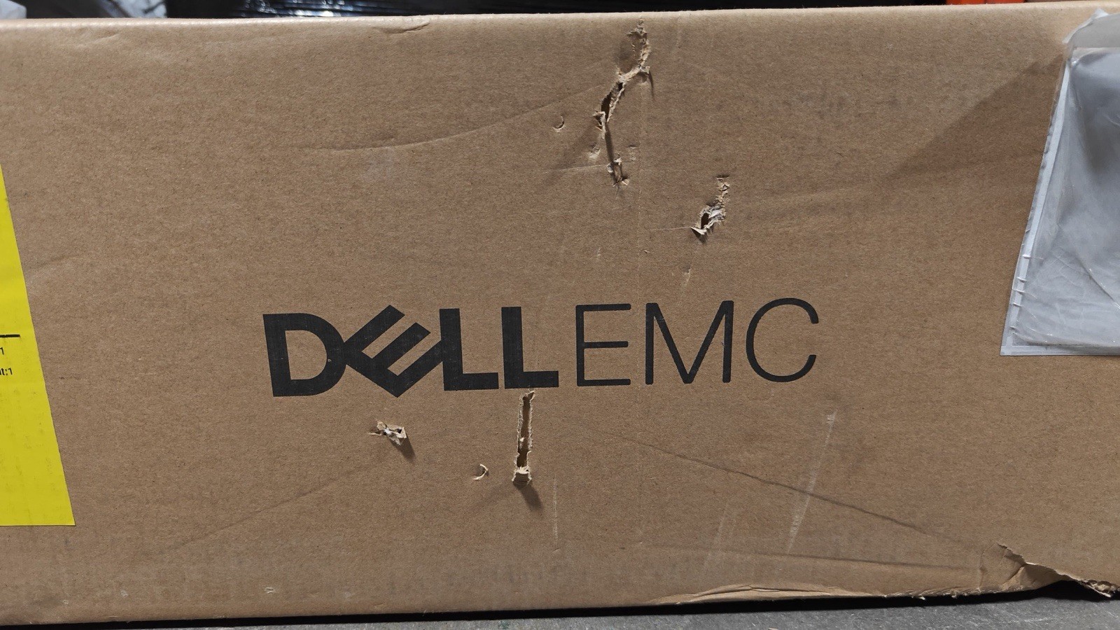 DLT3000RM2UC Dell EMC Smart UPS with Smart Connect - 3000 VA - 120 V - Black 