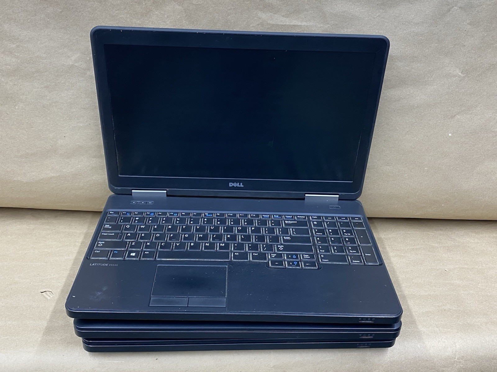 Lot of (3) Dell Latitude E5540 - 15.5" HD - i5-4200U - No RAM - NO HDD/OS - READ