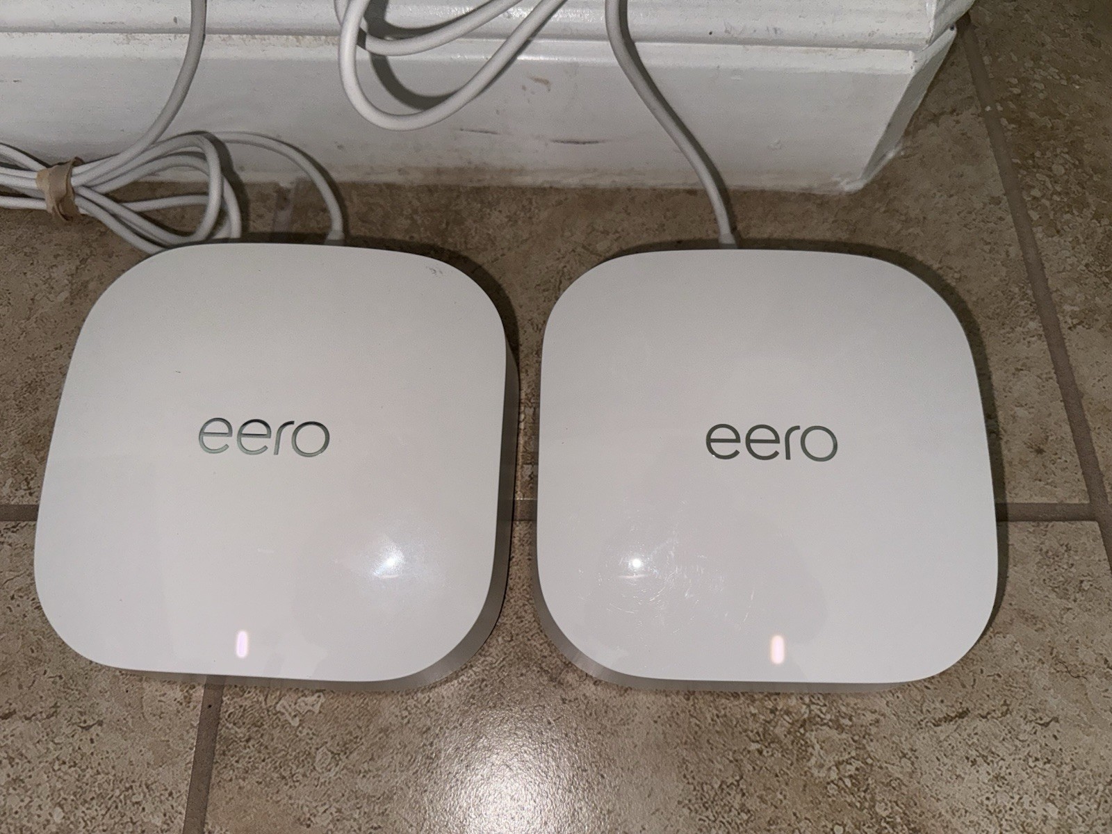 eero Pro 6E Router White S010001 Wi-Fi Ethernet USB-C  2pack UNTESTED AS IS