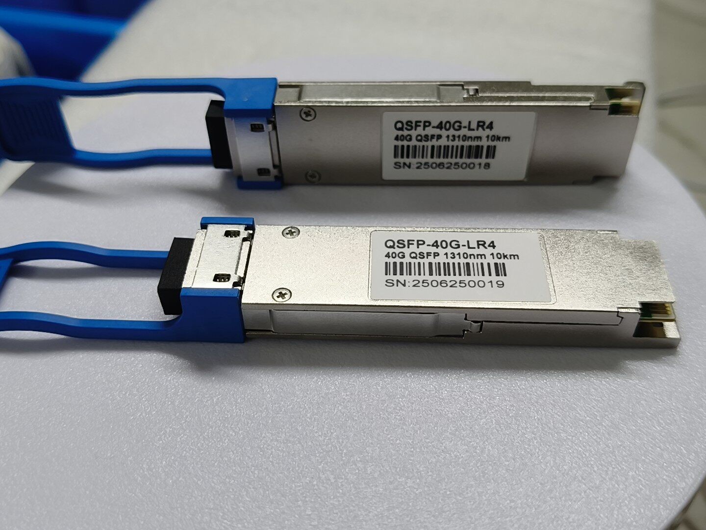 QSFP-40G-LR4 40G QSFP 1310nm 10km Optical Transceiver Module Factory OEM