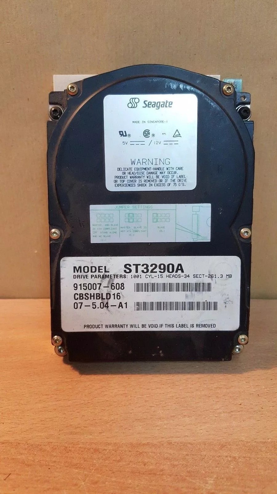 Seagate ST3290A 261,3 MB HDD 3,5' 3,800 RPM 64KB Cache IDE 915007-608,07-5.04-А1