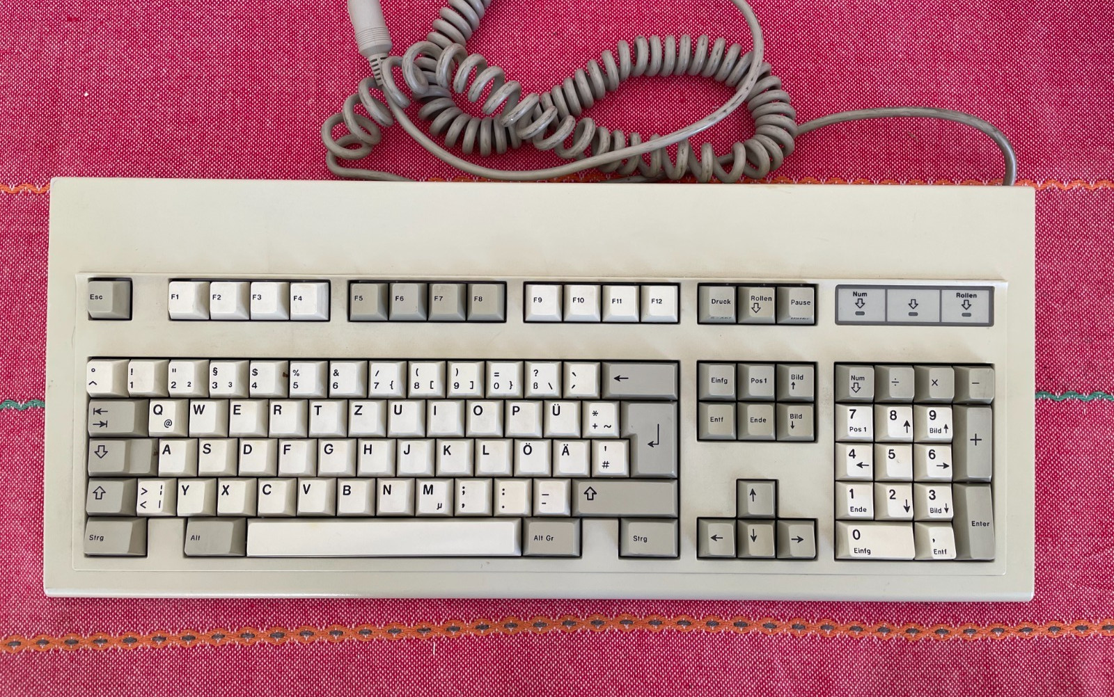 Vintage Cherry G81-1000 AT/XT Mechanical Keyboard Cherry MY Black Switches