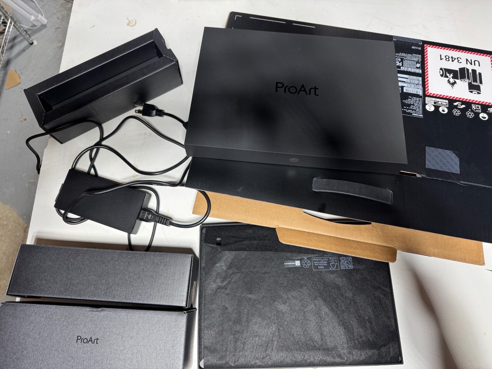 Asus ProArt Laptop PX13 13.3" OLED 32GB RAM 1TB HD Nvidia 4050 Very Lightly Used