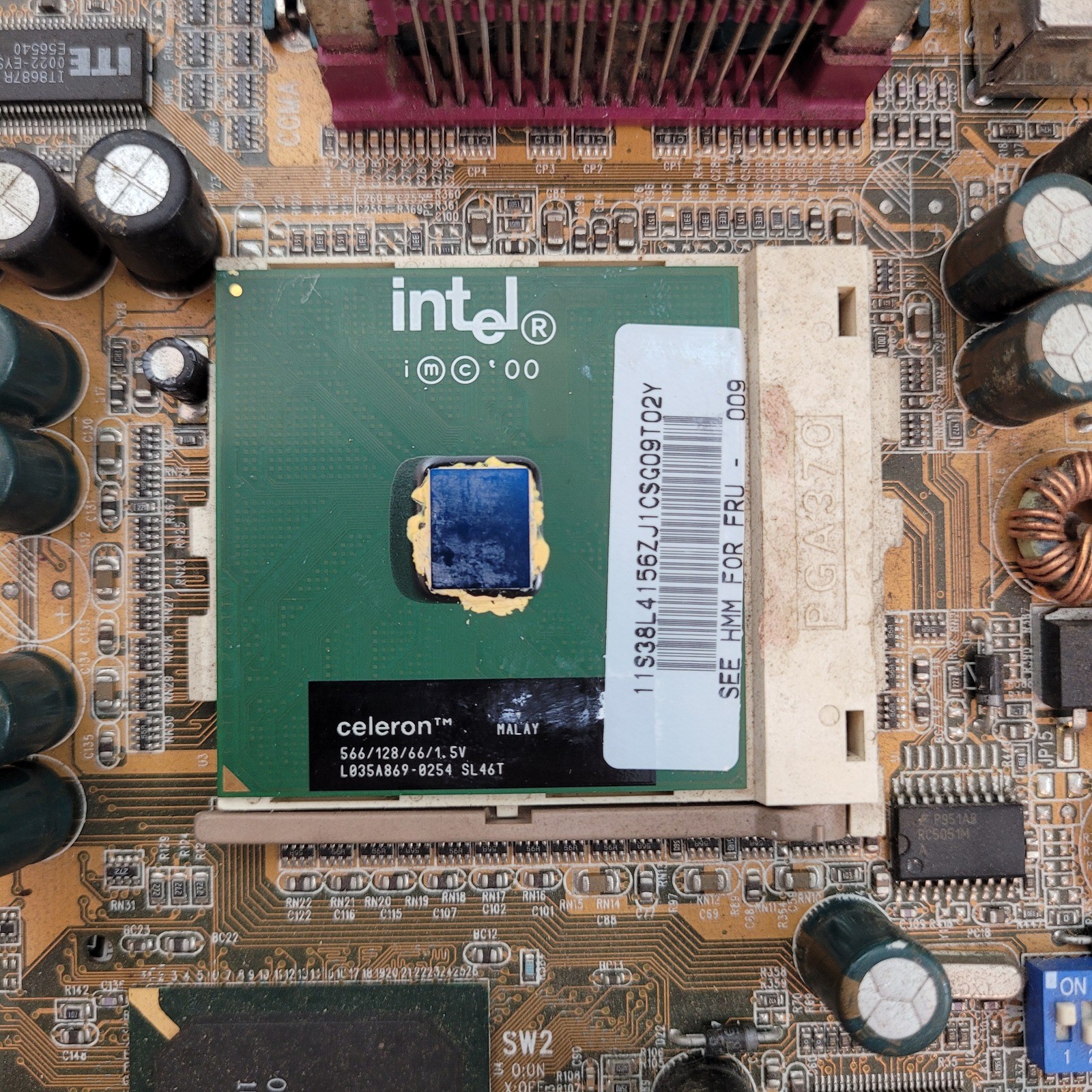 Intel Celeron Processor SL46T 566/128/66/1.5V Socket 370 CPU Vintage 2000