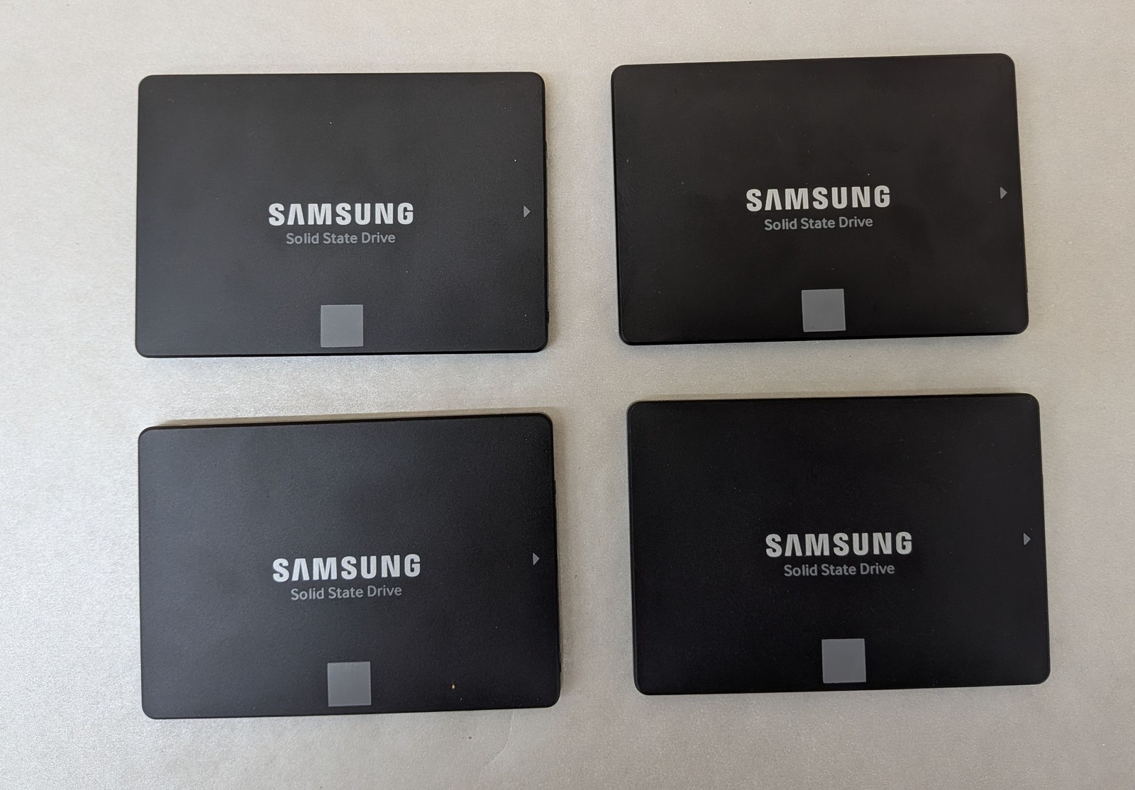(Lot of 4) Samsung 2.5" 850 EVO Qty (1)250GB & Qty (3)500GB SATA 6Gbps SSD