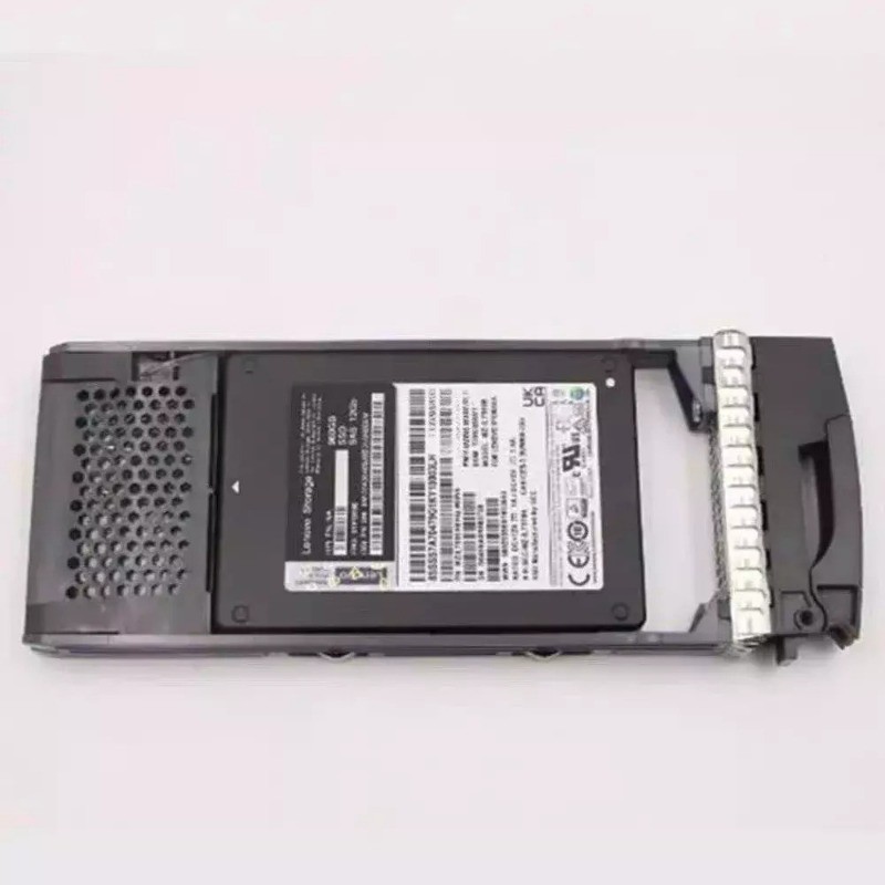NEW 01PG590 4XB7A74948 Lenovo ThinkSystem DE Series 2.5'' 960GB SAS 12G SSD New