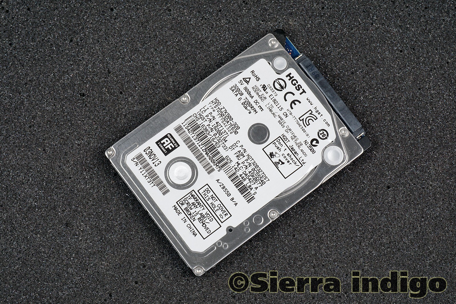 Lenovo FRU 45K0677 320GB 2.5" SATA Drive HGST Z7K500-320  6Gb/s