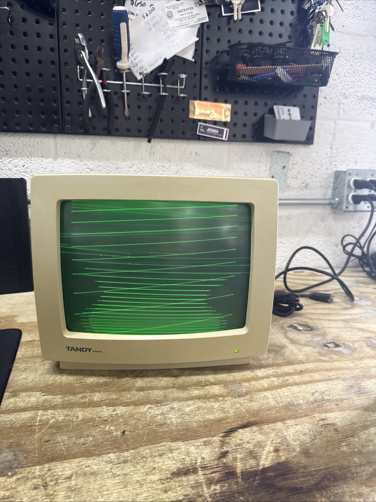 Tandy Monitor VM-5 Model 25-3012 – Powers On - PROBLEMS - READ