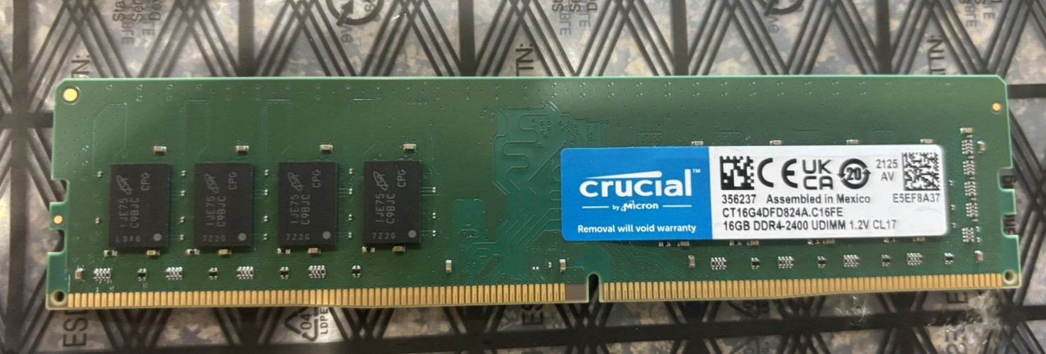 Crucial 16GB DDR4 2400MHz PC4-19200 Desktop RAM Memory UDIMM CT16G4DFD824A