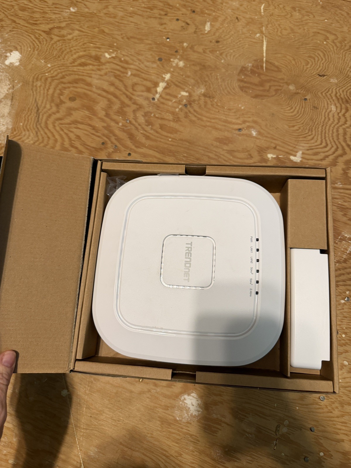 TRENDnet AC2200 Tri-Band PoE+ Indoor Wireless Access Point, Model TEW-826DAP