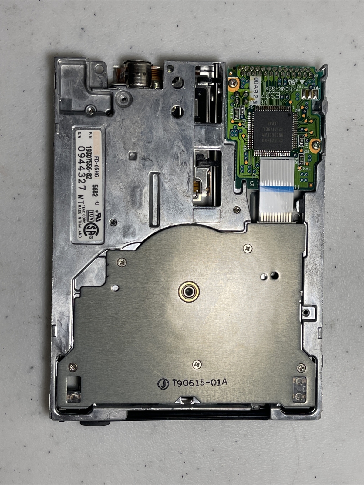 TEAC FD05HG 5682U Floppy Drive 35 144MB No Bezel Black PN 1930755682 G1N