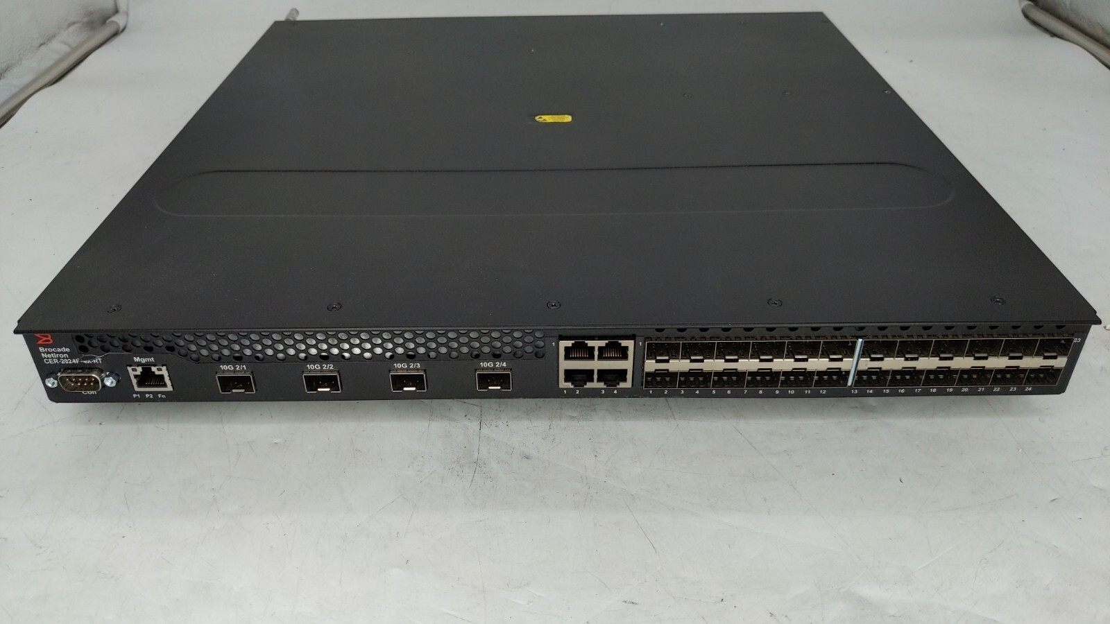 Brocade BR-CER-2024F-4X-RT-AC Netiron CER 2024F-4X Switch