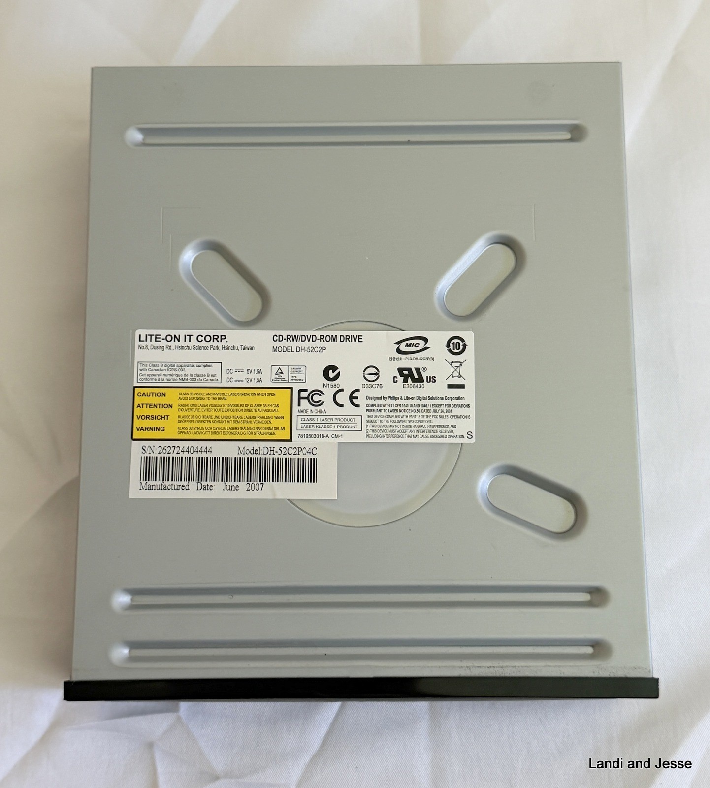 Lite-On-It Corp CD/DVD rewriter, model DH52C2P