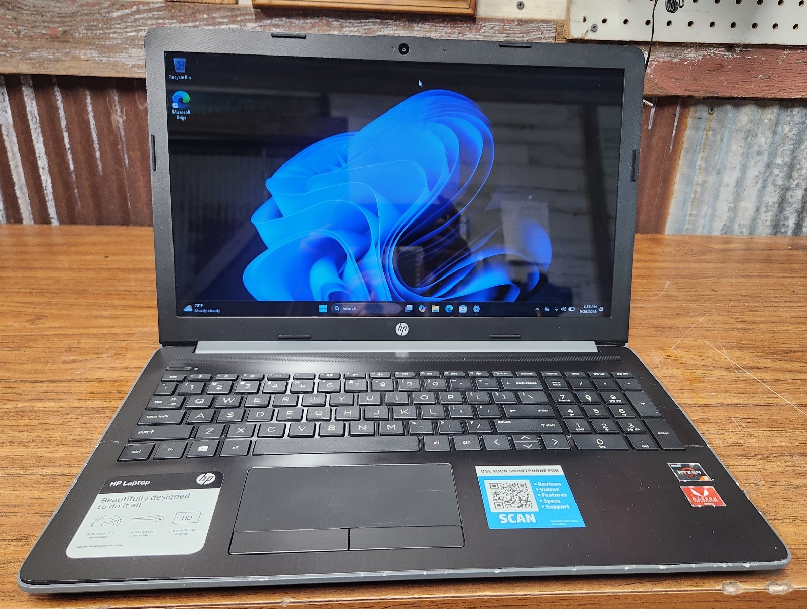 HP Laptop 15-db0061cl (Windows 11 / AMD Ryzen 3 / Radeon / 8GB / 256GB / DVD)