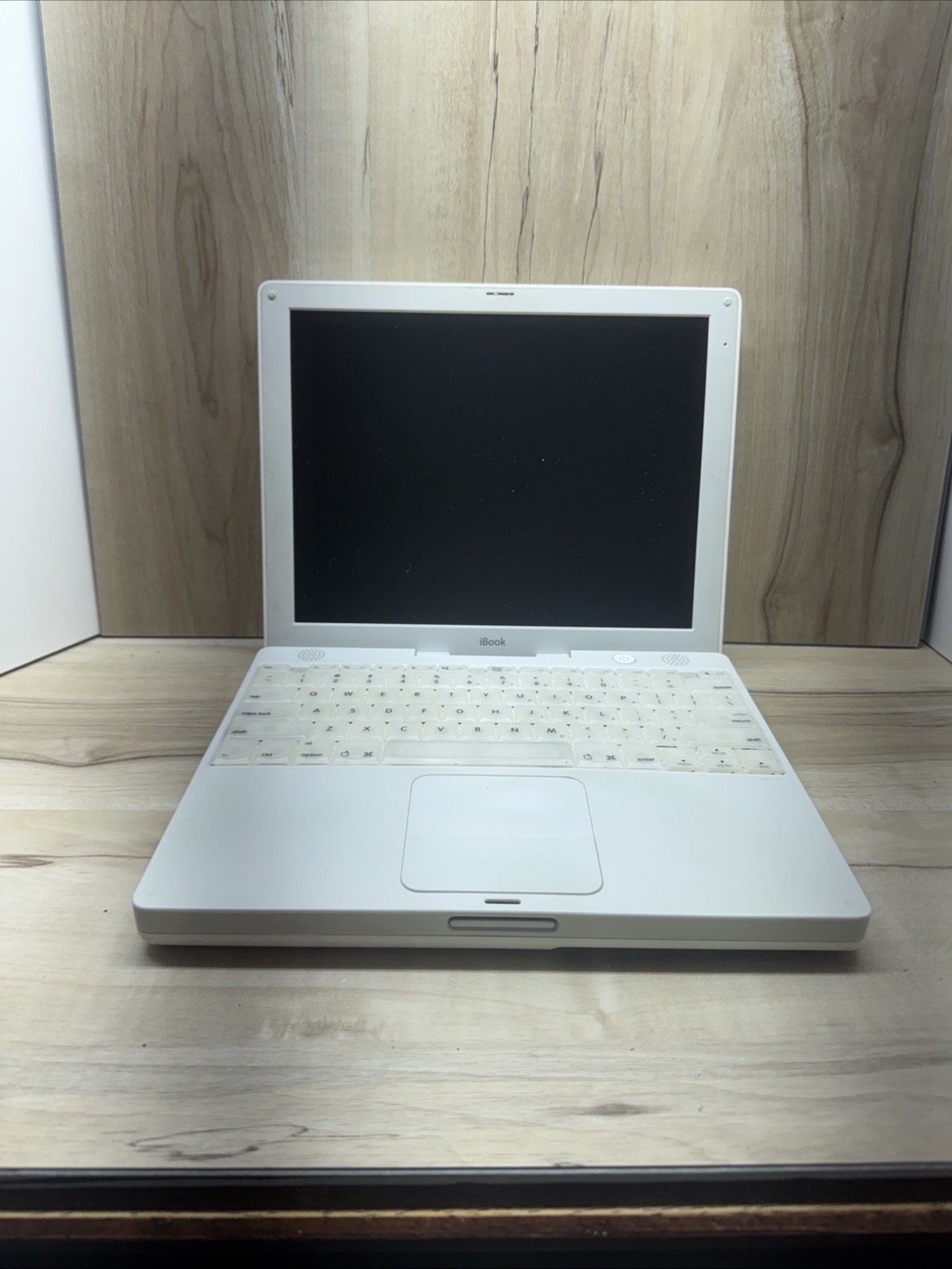 2002 Vintage Apple iBook A1005 Laptop NO Battery NO OS AS IS - READ