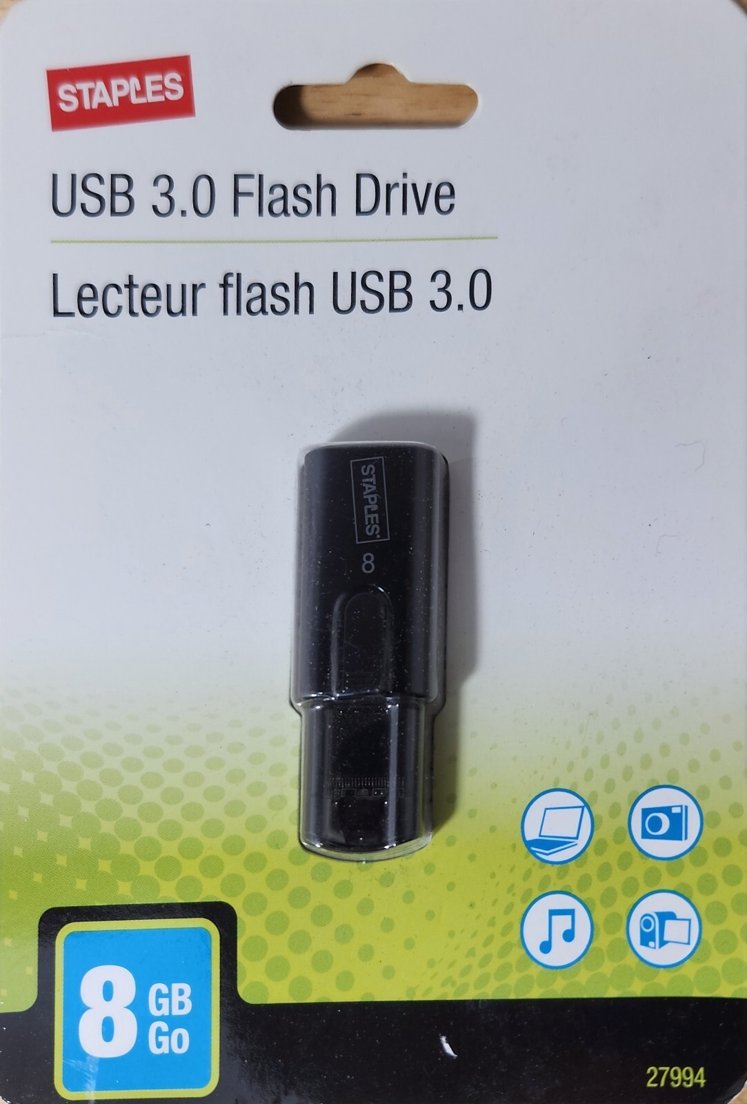 Staples USB 3.0 Flash Drive Lecteur Flash USB 3.0 - 8GB - Brand NEW 