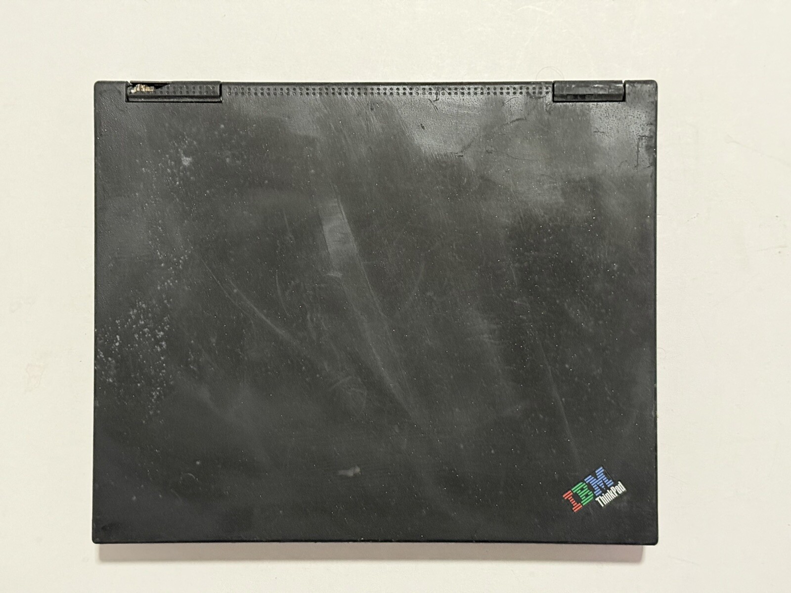 Vintage IBM ThinkPad T20 2647 Intel Pentium III 700MHz 128MB RAM 20GB HDD READ