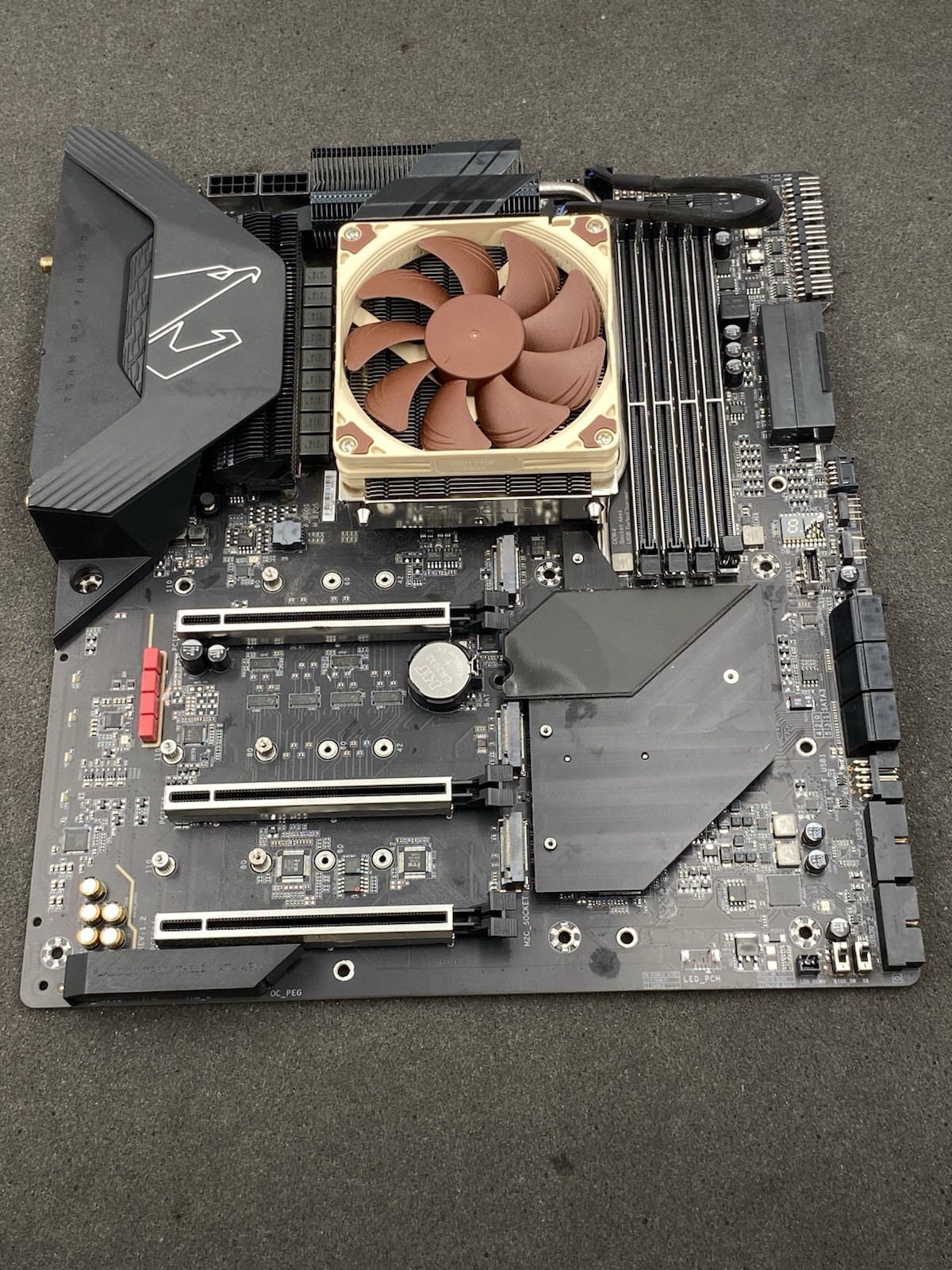 GIGABYTE X570 AORUS XTREME Motherboard with Ryzen 9 3950X and Noctua CPU Cooler