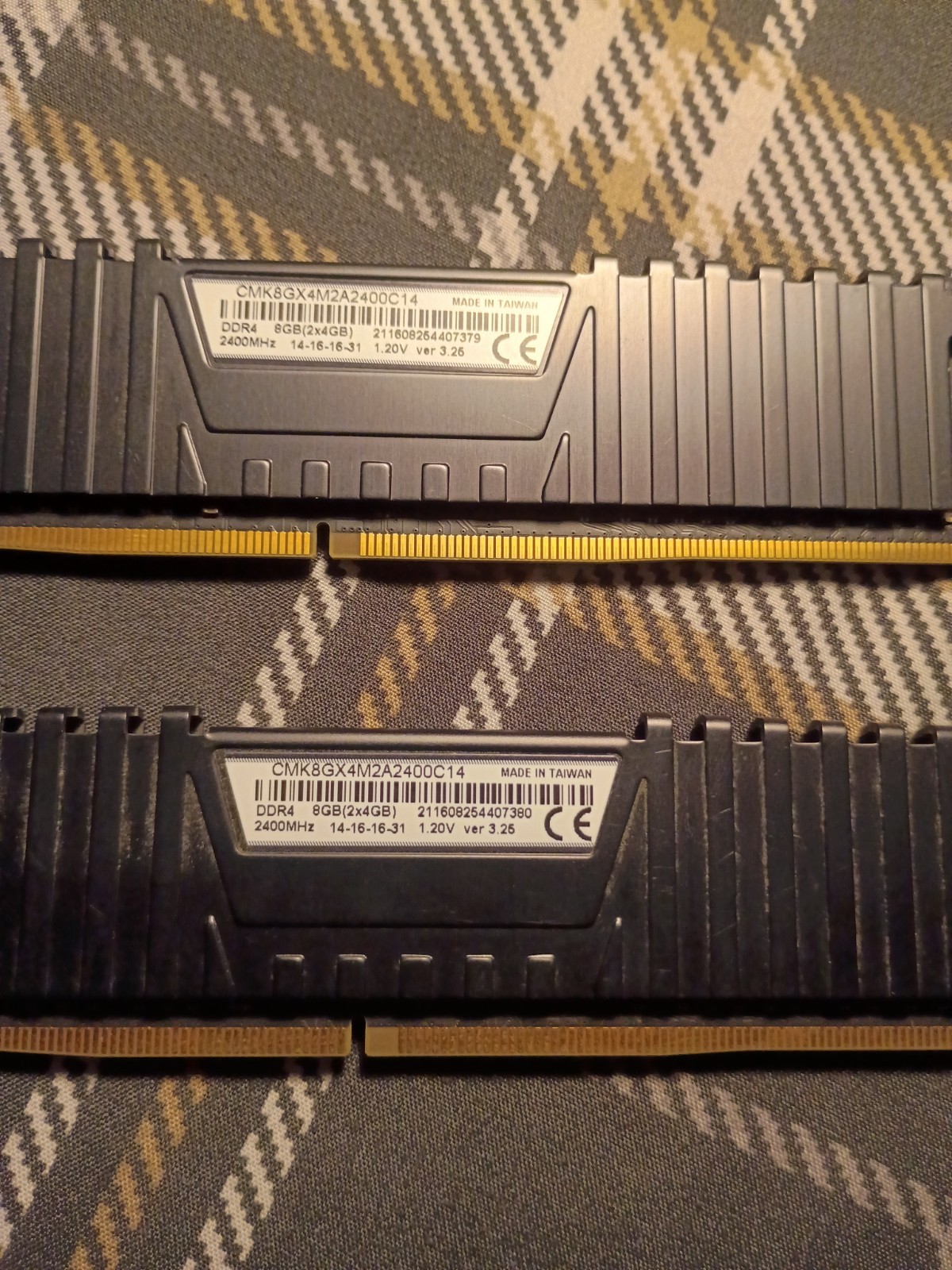 Corsair Vengeance LPX 8GB (2 x 4GB) DIMM DDR4 2400 (PC4 19200) Memory...